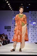Model walk the ramp for Payal Pratap Show at Wills Lifestyle India Fashion Week 2012 day 1 on 6th Oct 2012 (21).JPG